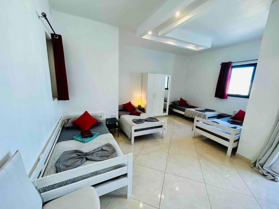 Duplex Whiskey Home 200M Away From The Sea And The Square San Pawl il-Baħar Eksteriør billede