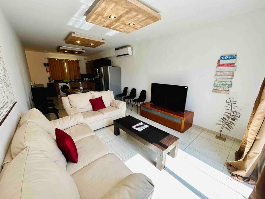 Duplex Whiskey Home 200M Away From The Sea And The Square San Pawl il-Baħar Eksteriør billede